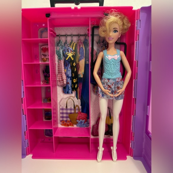 Ballerina Barbie and Carrying Closet Organizer - Picture 2 of 9